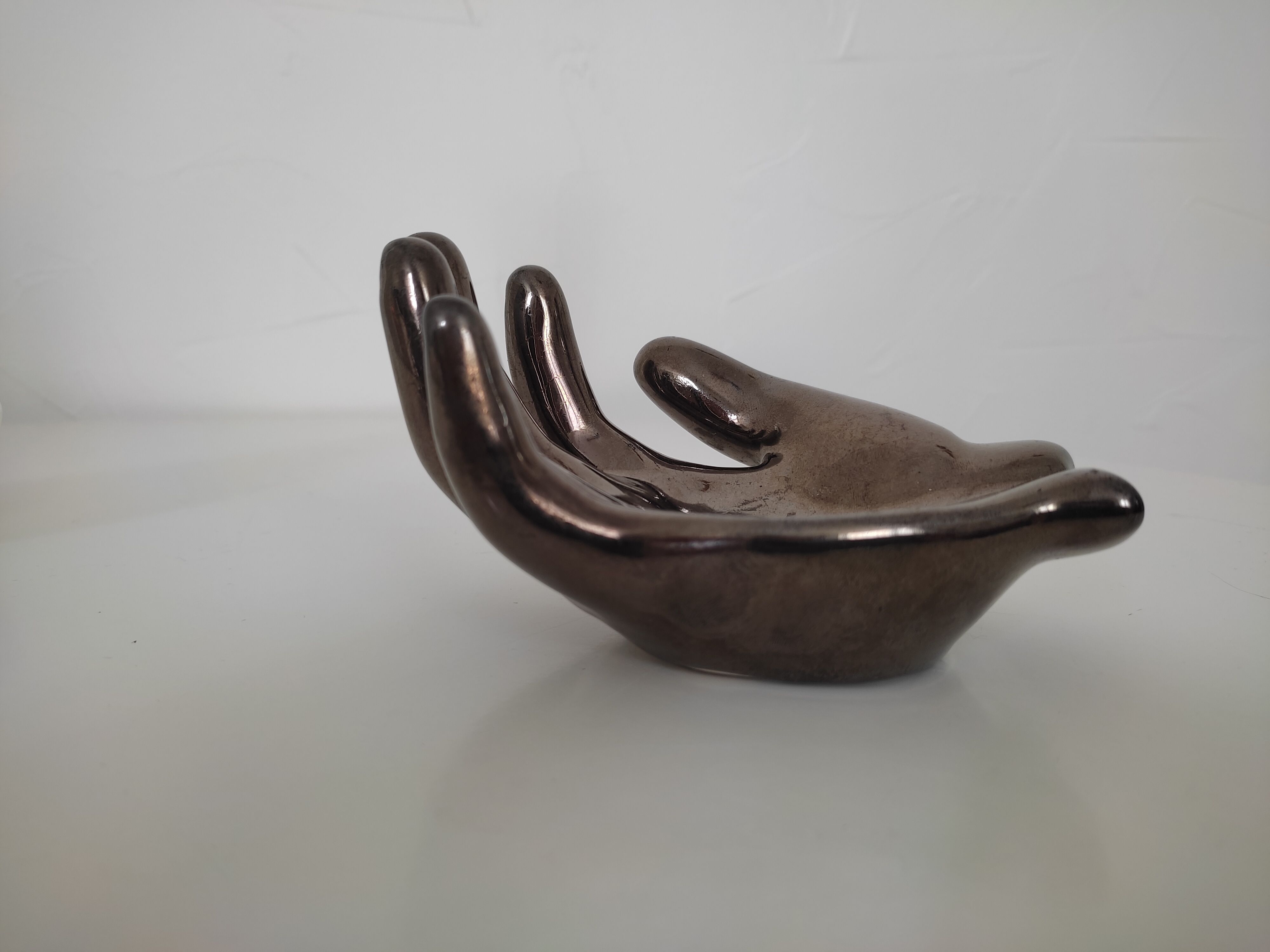 Empty ceramic hand pocket