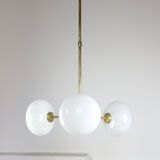 Lustre en laiton et verre opalin du milieu du siècle