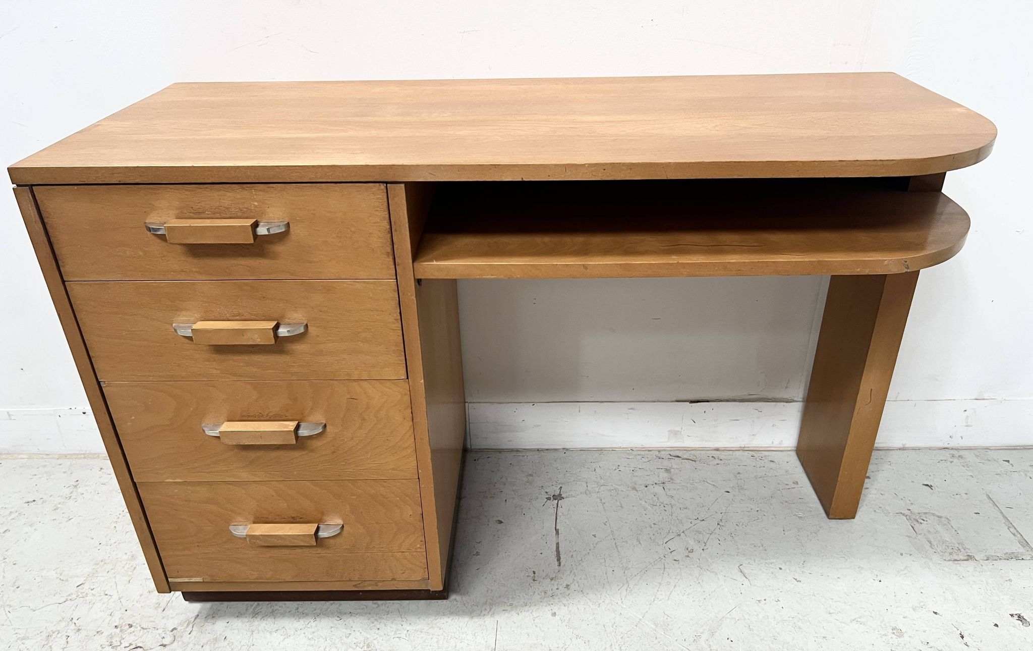 Bureau de style en placage de bois d'érable XX siècle