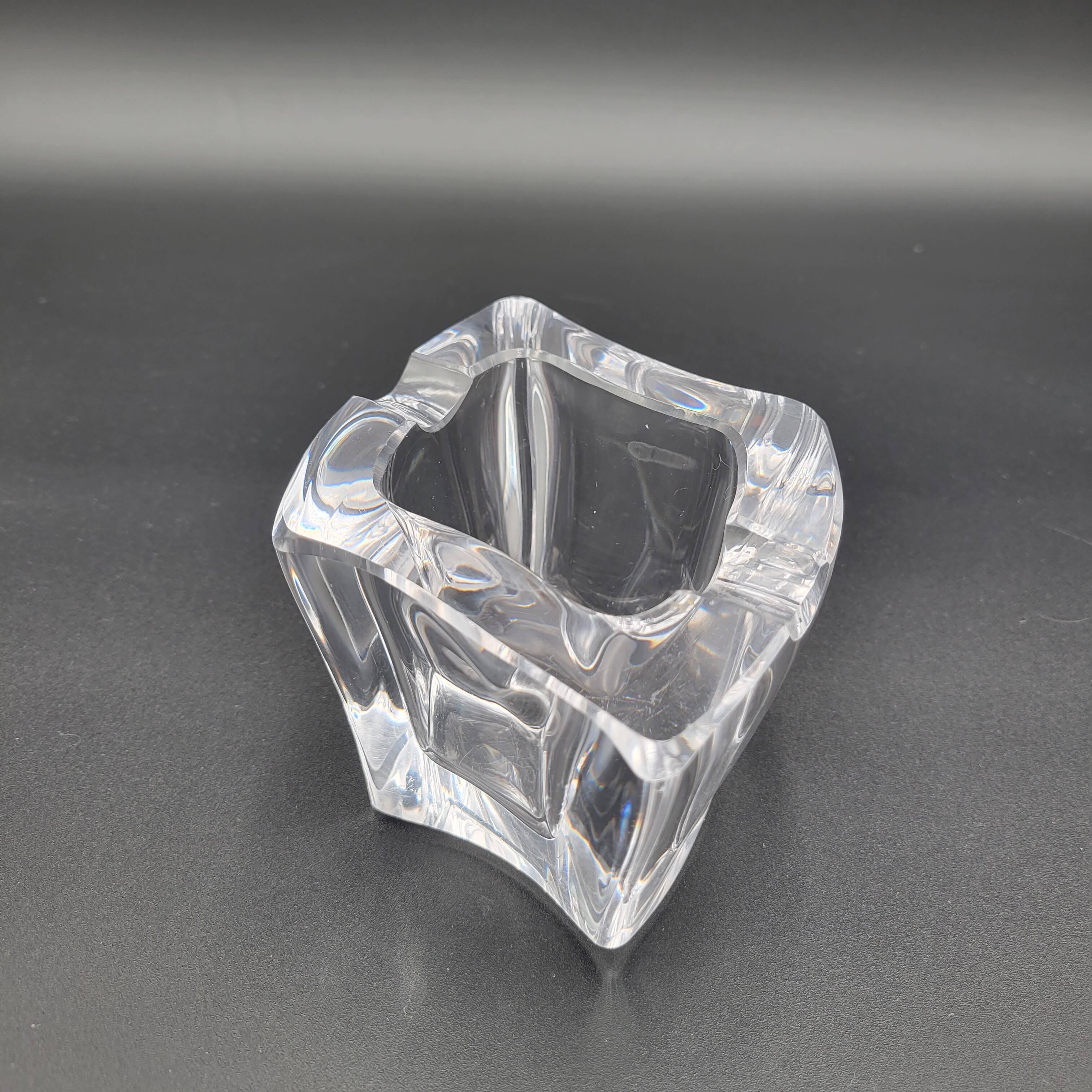 Geometric crystal ashtray / pocket