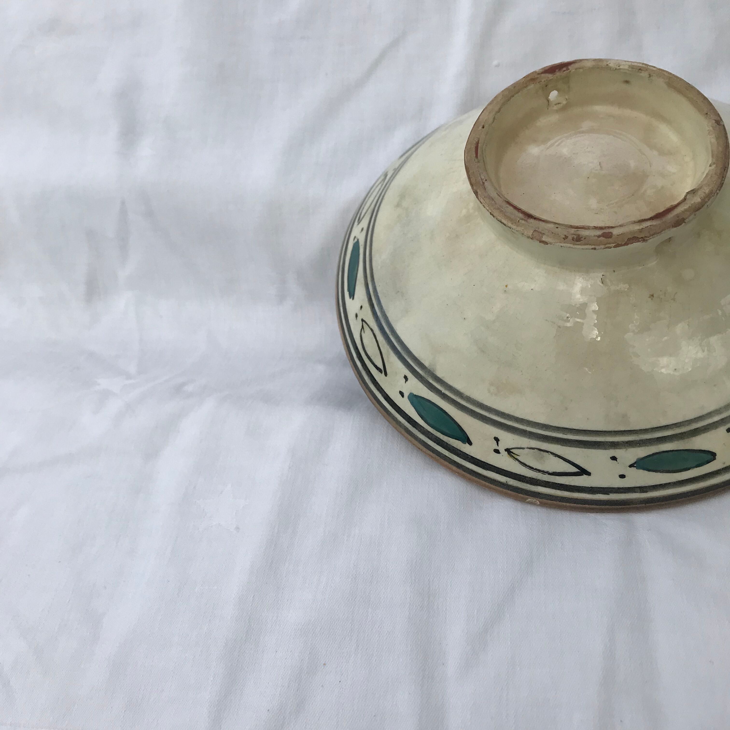 Pair of bowls with Maghreb decorations