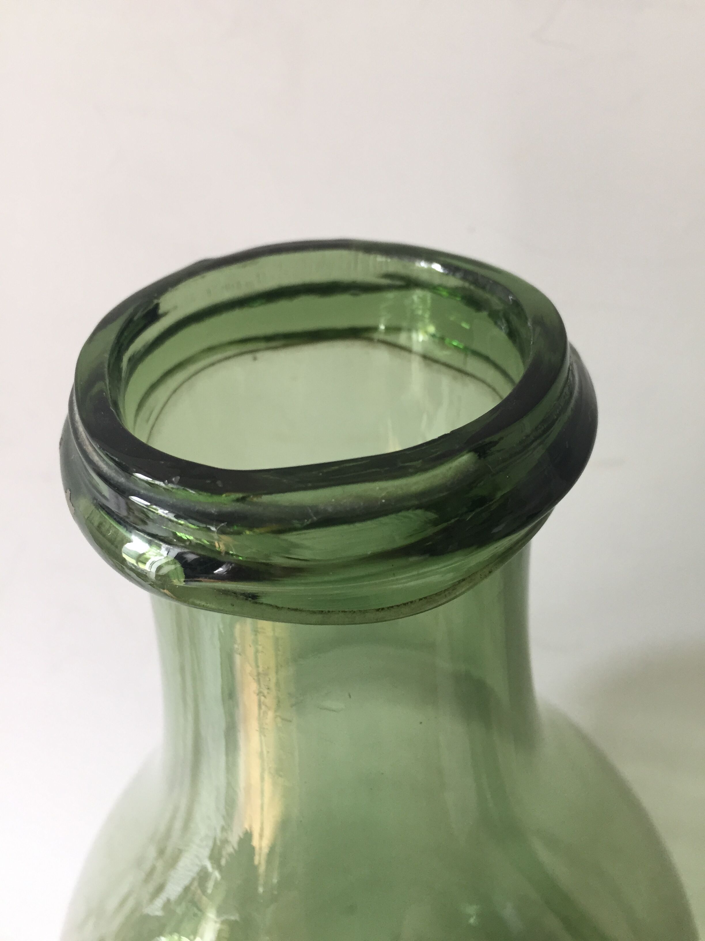 Bouteille en verre épais bulle au format XXL