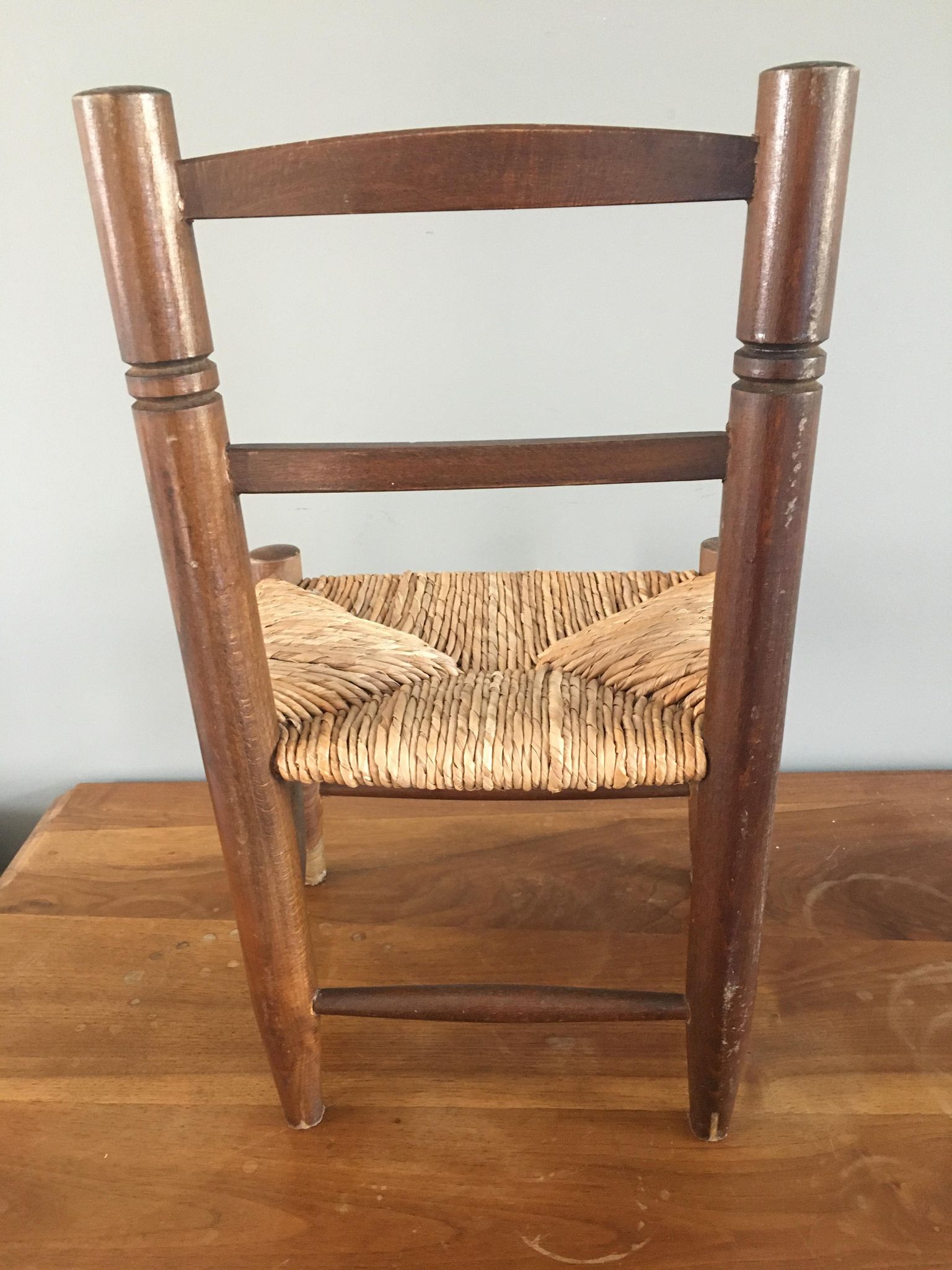 Chaise bois et paille vintage pour enfant