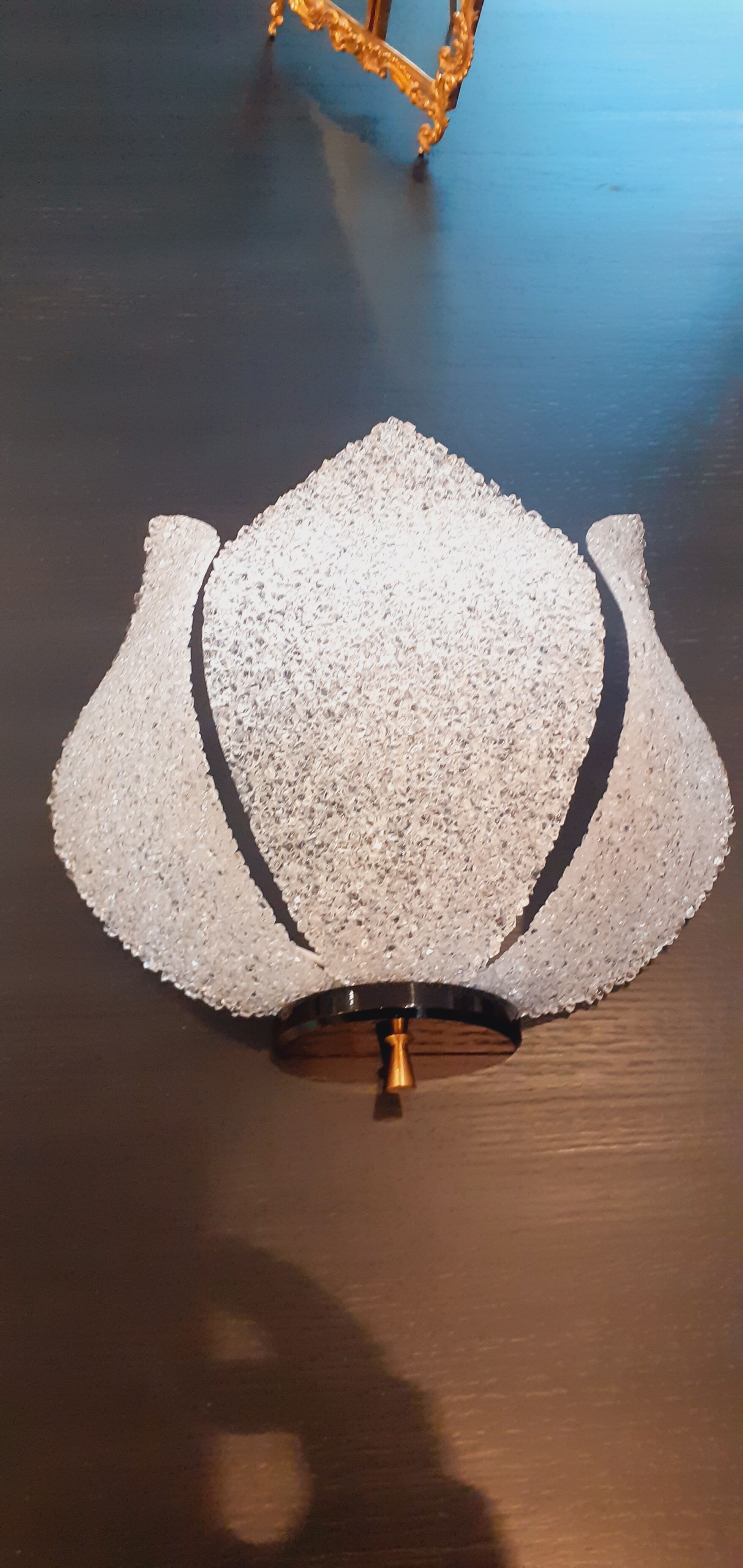 Wall lamp vintage 50s plexiglass Perspex shape flower, petals, lotus