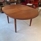 Table à repas de style scandinave en teck