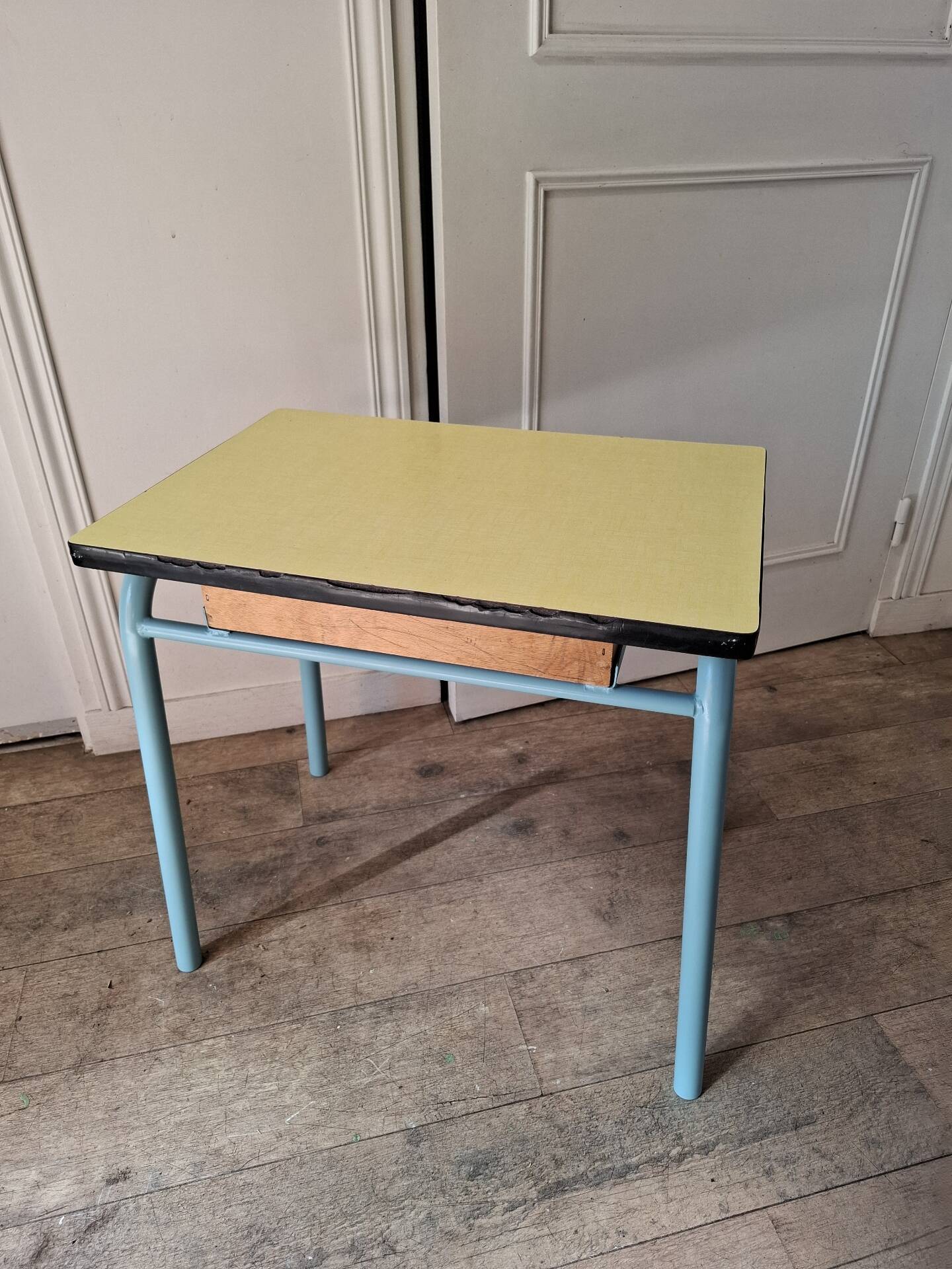 Child's desk