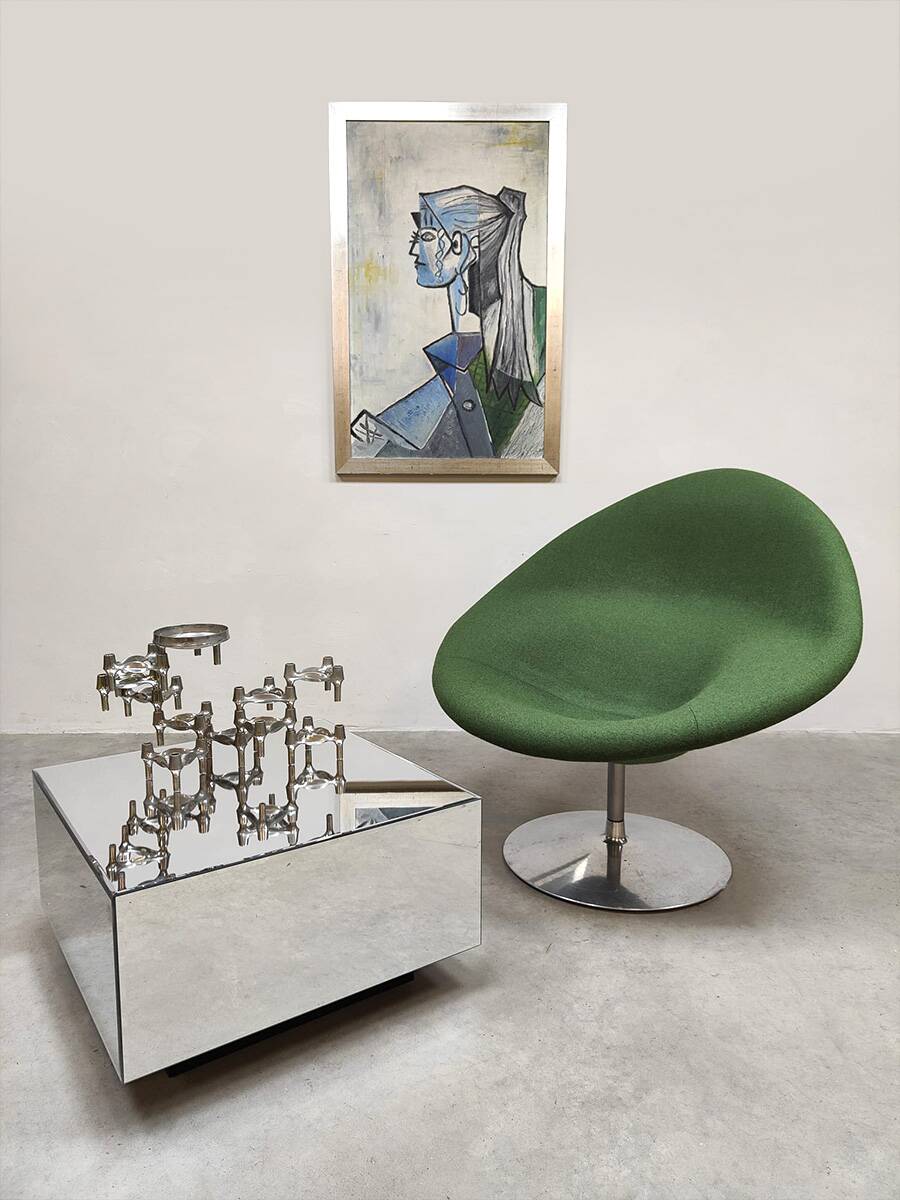 Vintage Globe swivel chair Pierre Paulin Artifort