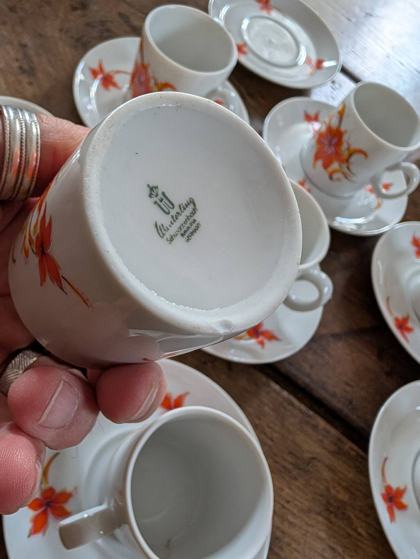 Service Winterling 70s – flamboyant floral orange décor