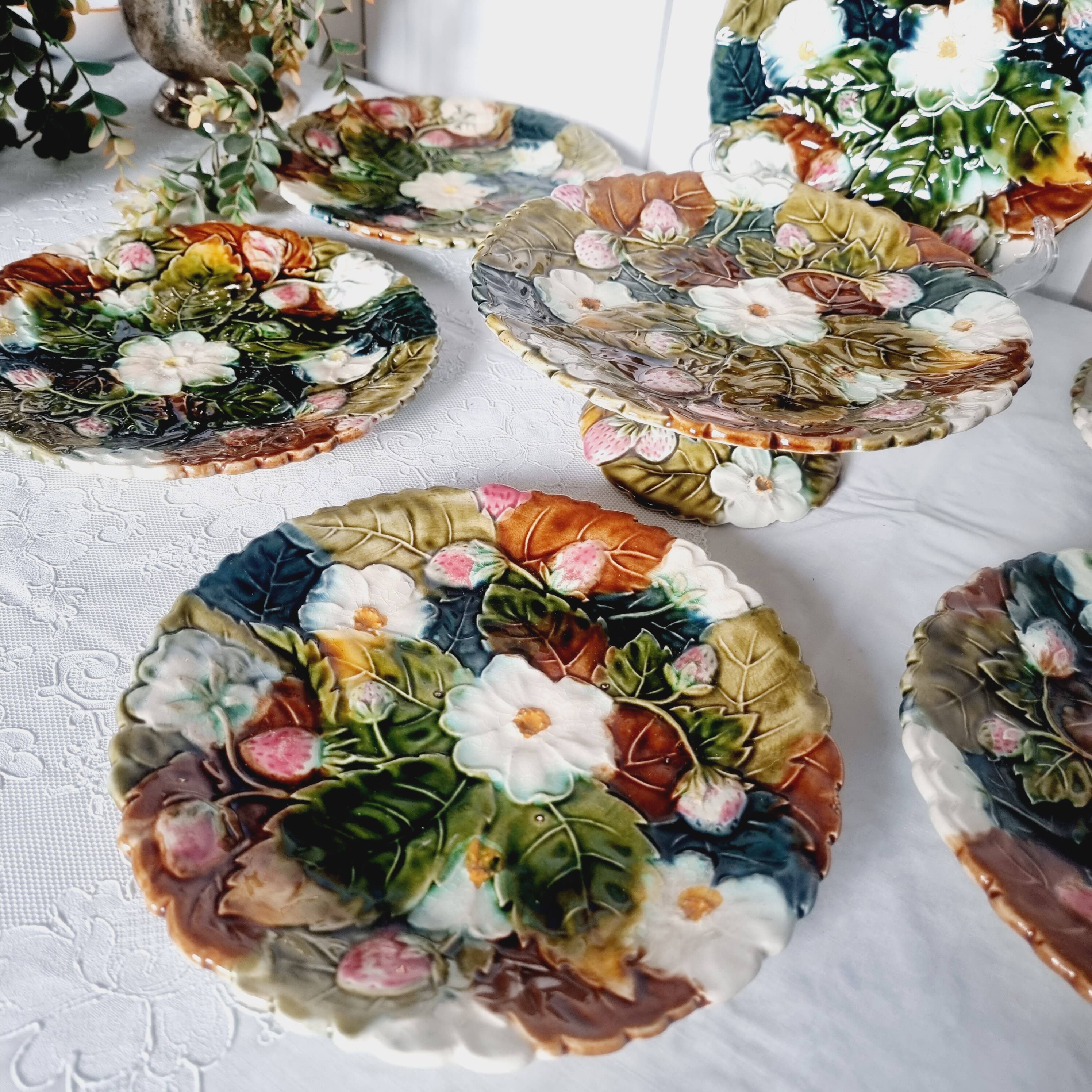 Set of 6 french onnaing barbonite ceramic plates and cake plate