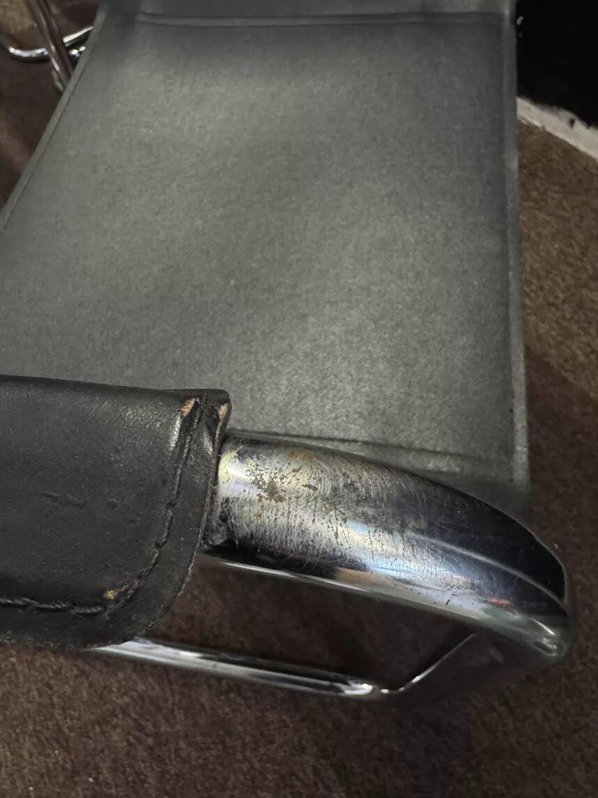 Set of 4 Armchairs in the style of Marcel Breuer – sled base