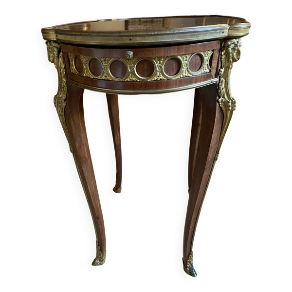 Table de salon style transition Louis xv-Louis xvI marqueterie et bronze