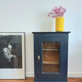 Vintage showcase