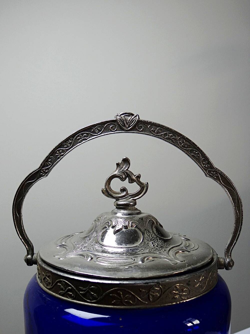 Antique biscuit jar/sweet jar, cobalt blue glass and silver-plated metal, early 20th century.