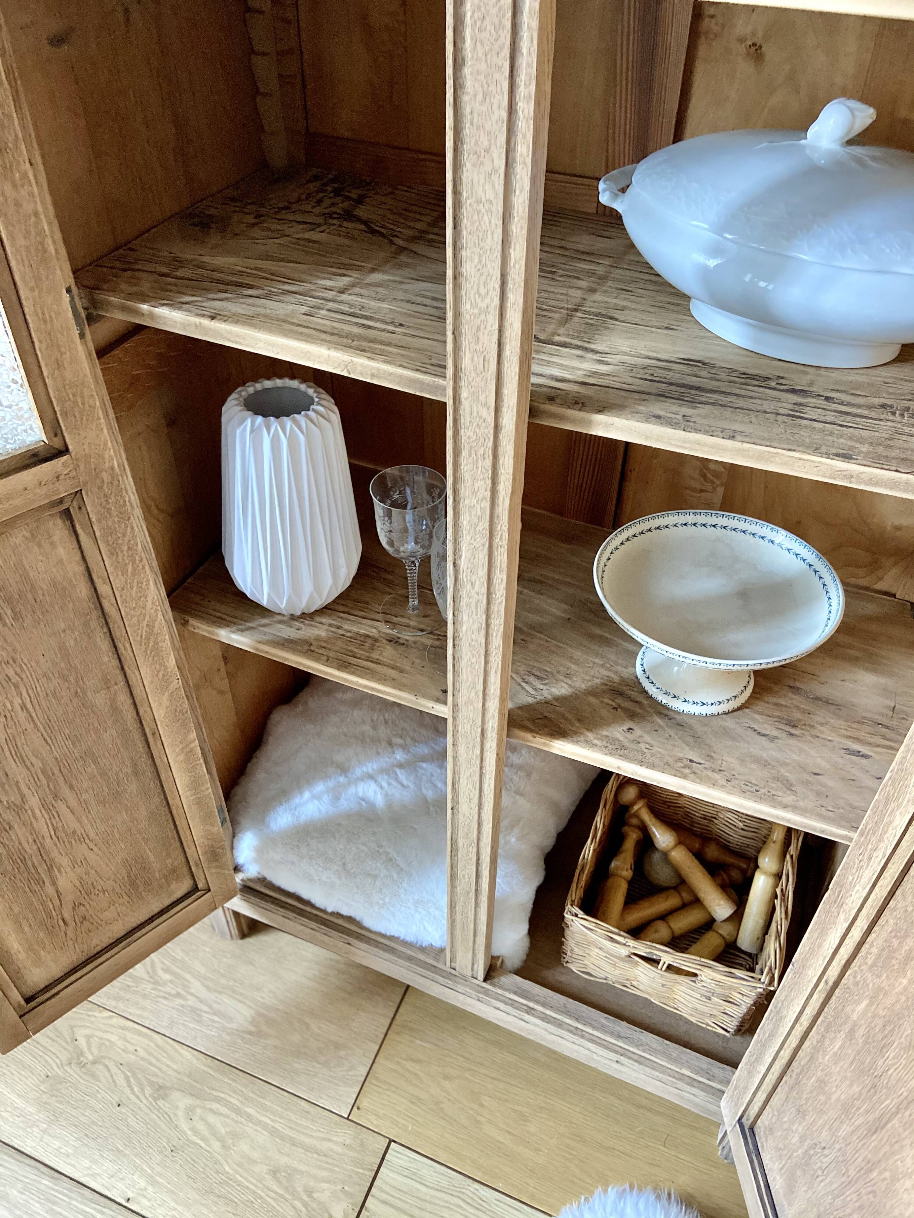 Art deco cabinet showcase