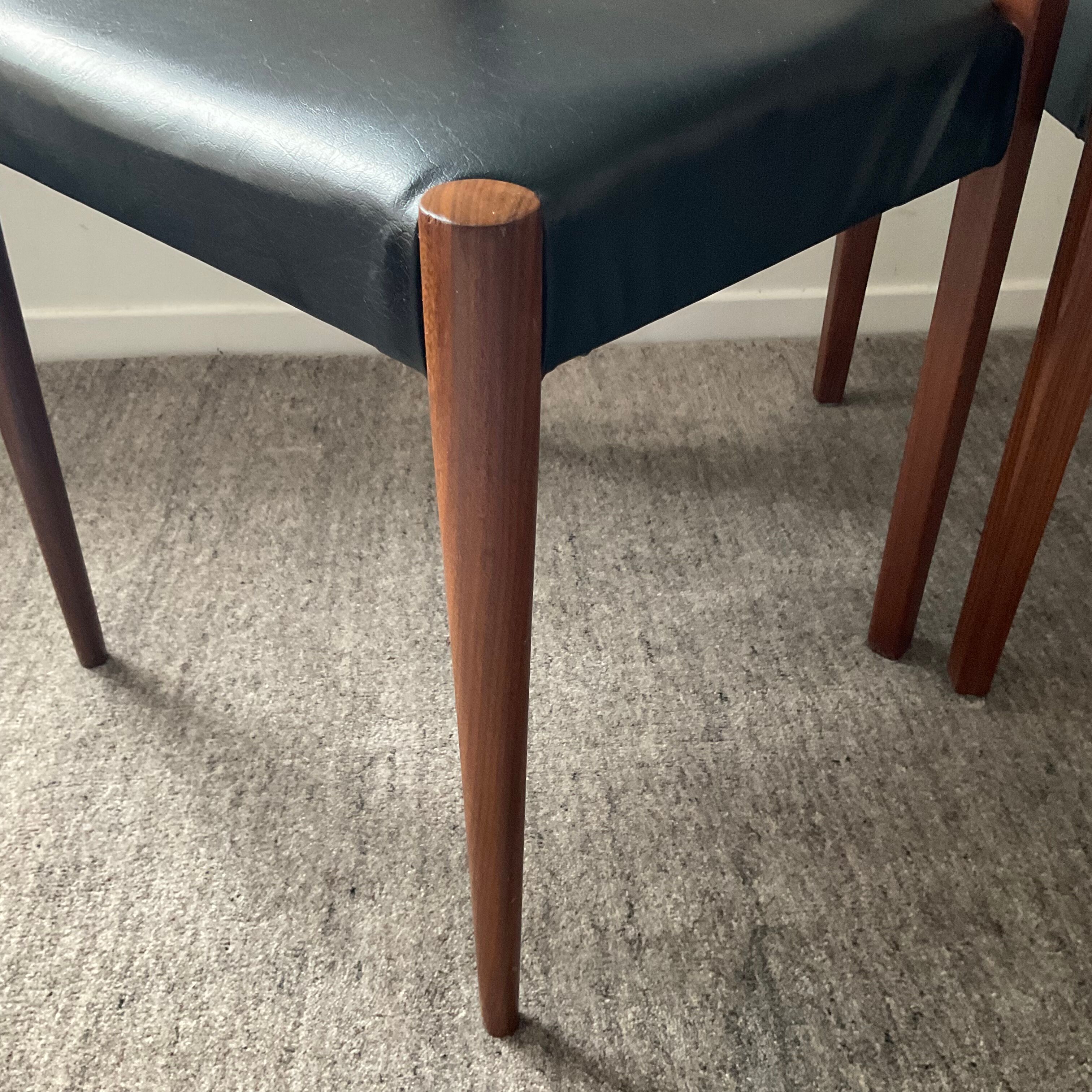 Pair of Scandinavian chair from the 60s