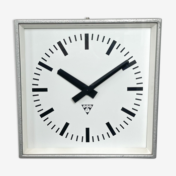 Horloge carrée industrielle vintage par Pragotron années 1970 C