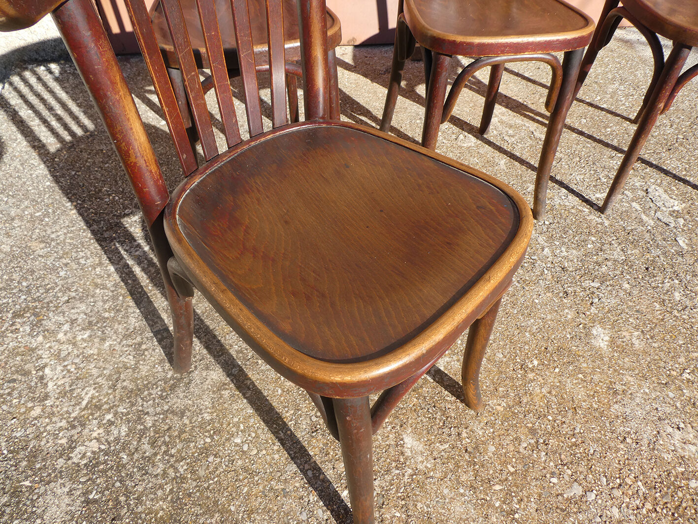 Set of 4 bistro chairs in curved wood Thonet
