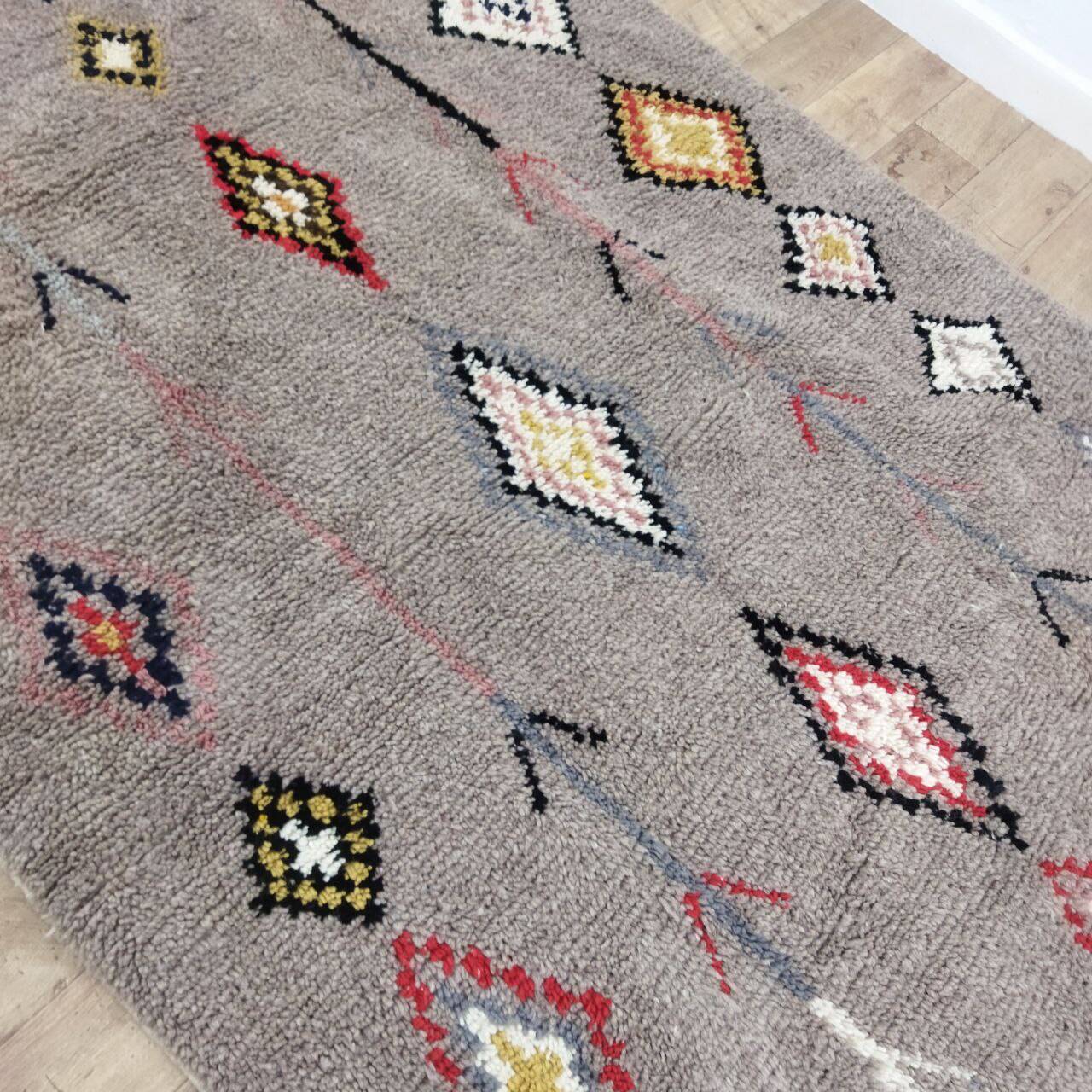 Azilal Berber rug in handmade wool 306 X 190 CM