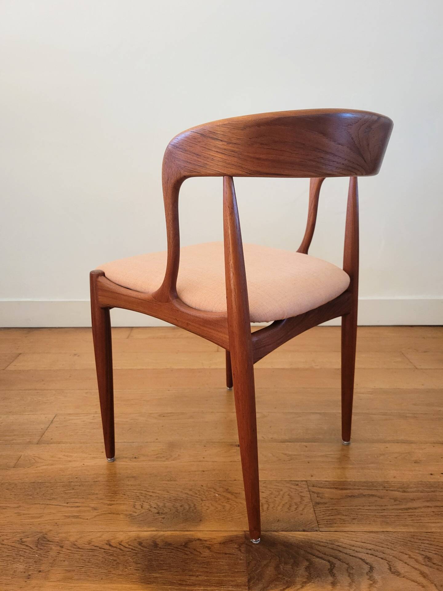 Vintage dining chairs No 16 by Johannes Andersen for Uldum