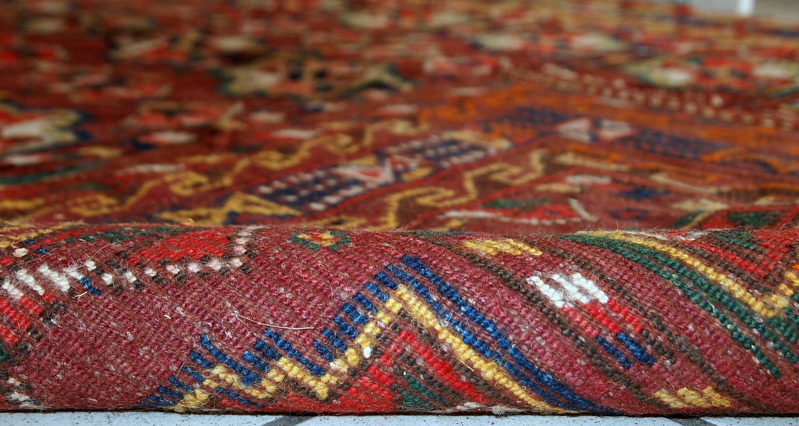 Tapis antique fait main kurde du Moyen-Orient 119cm x 230cm (1920s)