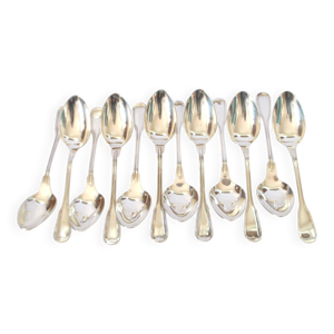 12 cuillères à dessert,