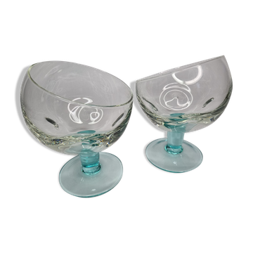 Paire de coupes en verre sur pied, 16 cm, bleues
