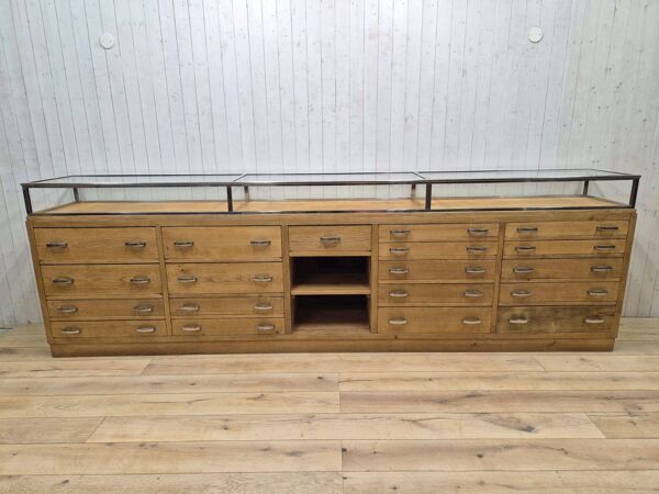 Ancien comptoir vitrine