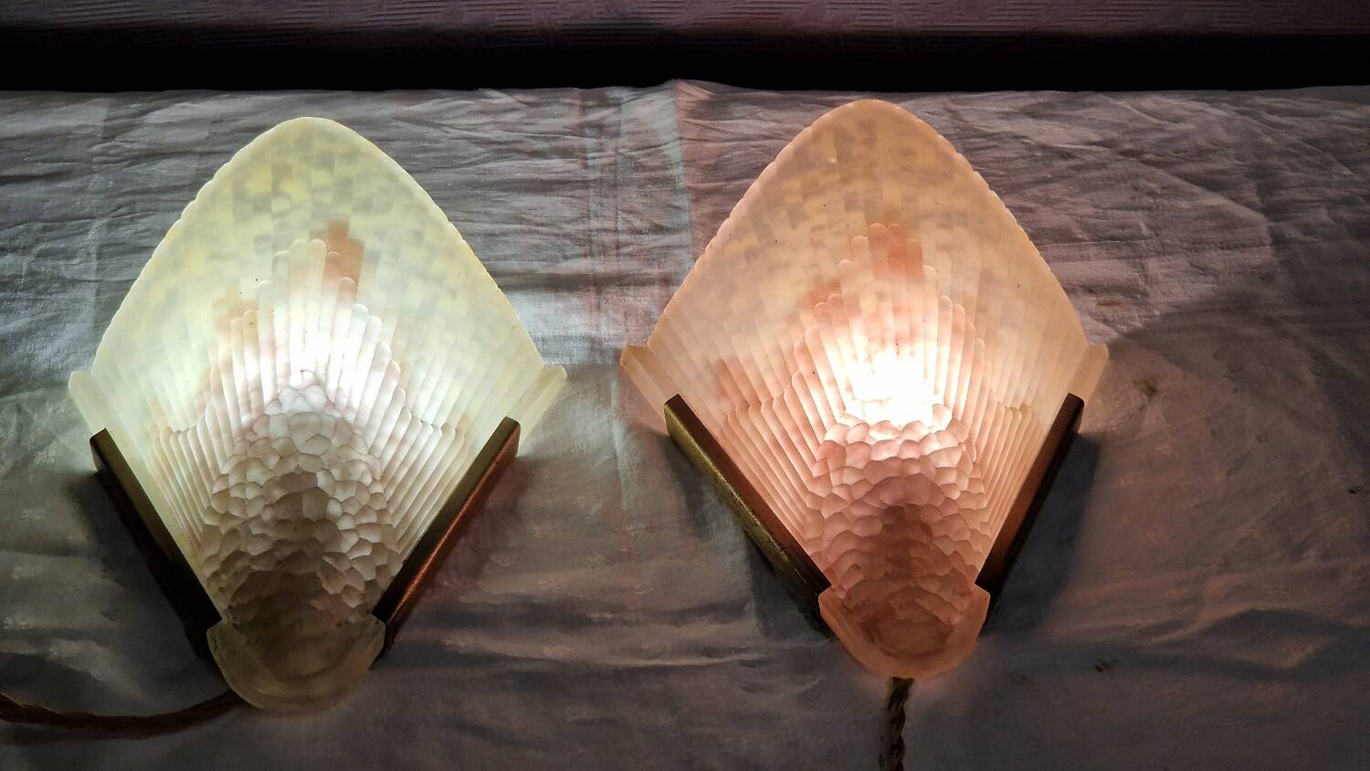 Paire d'appliques de style art deco