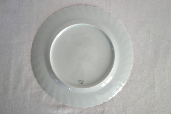 8 assiettes plates en porcelaine blanche torsadée Limoges Haviland