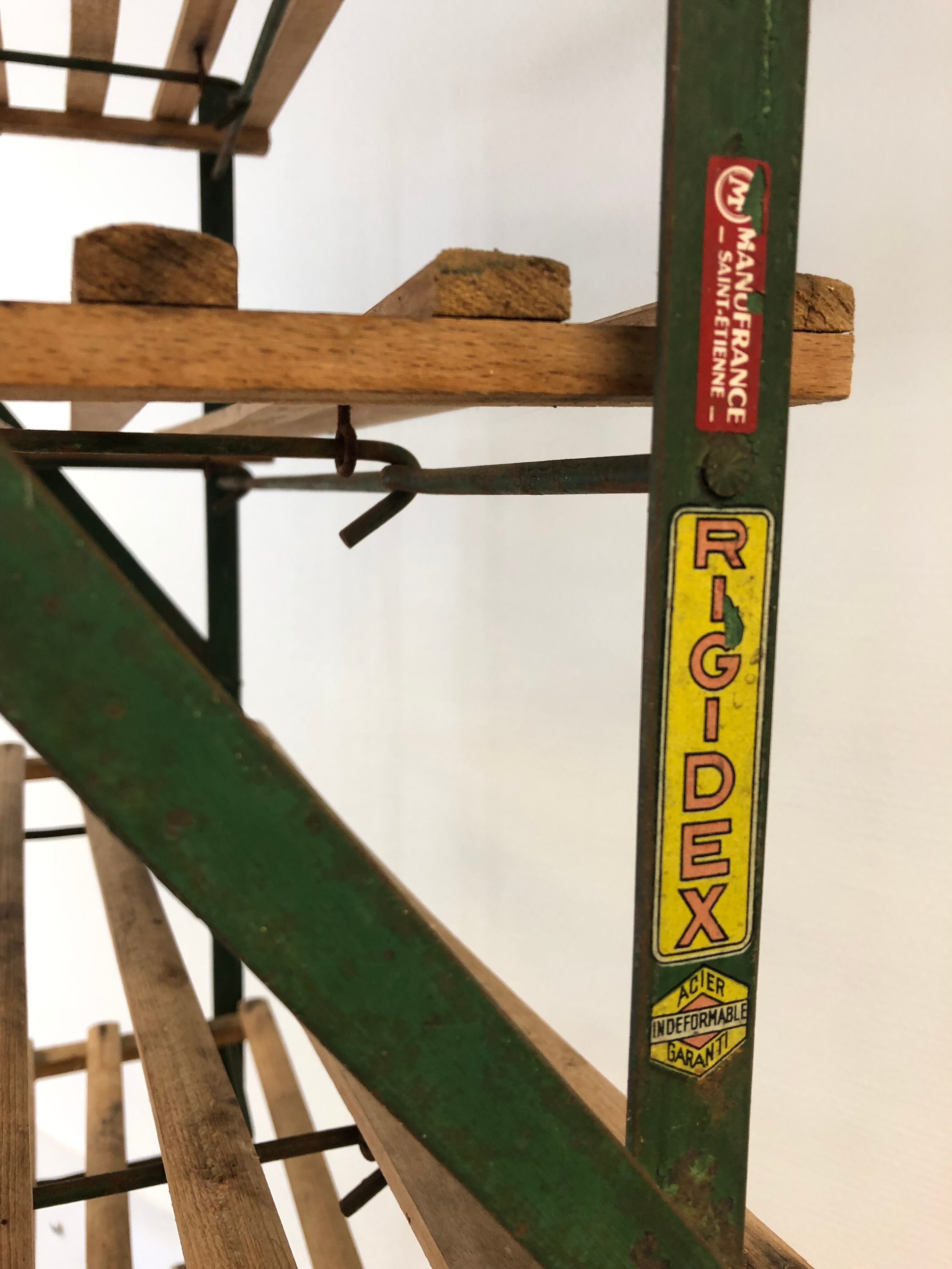 Former vegetable and fruit holder