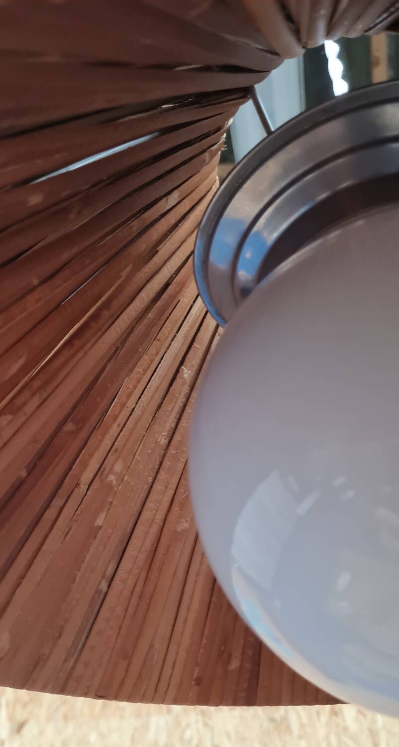 Scandinavian pendant light in rattan and opaline glass