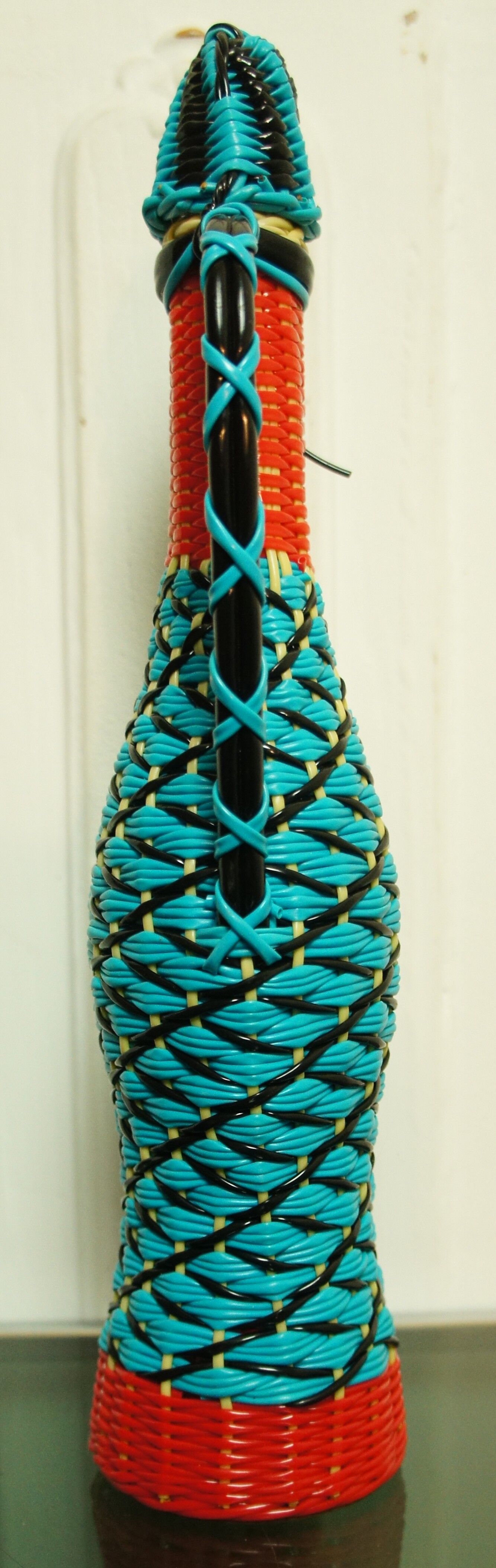 Scoubidou bottle