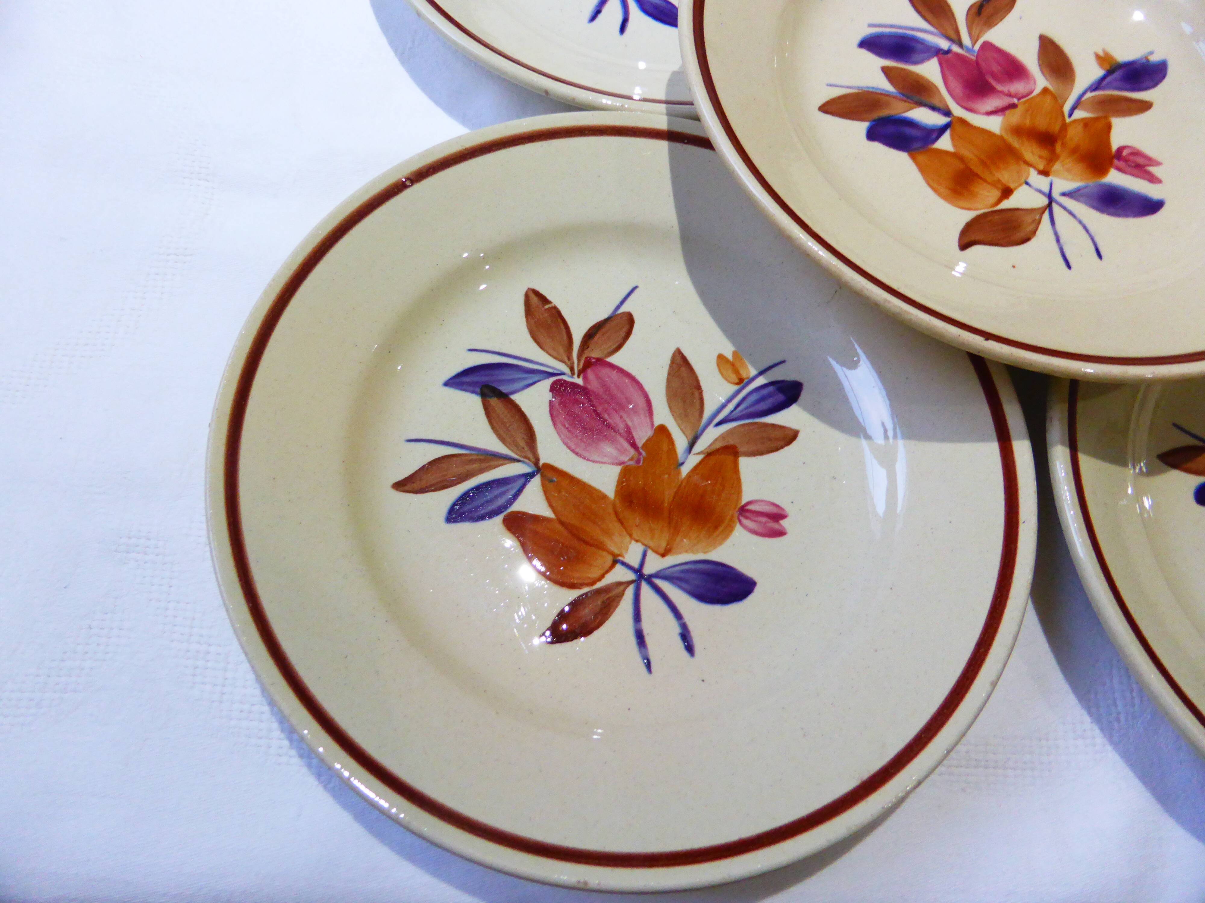 5 assiettes plates