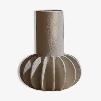 Ceramic vase 'single centipede n°3 - white'