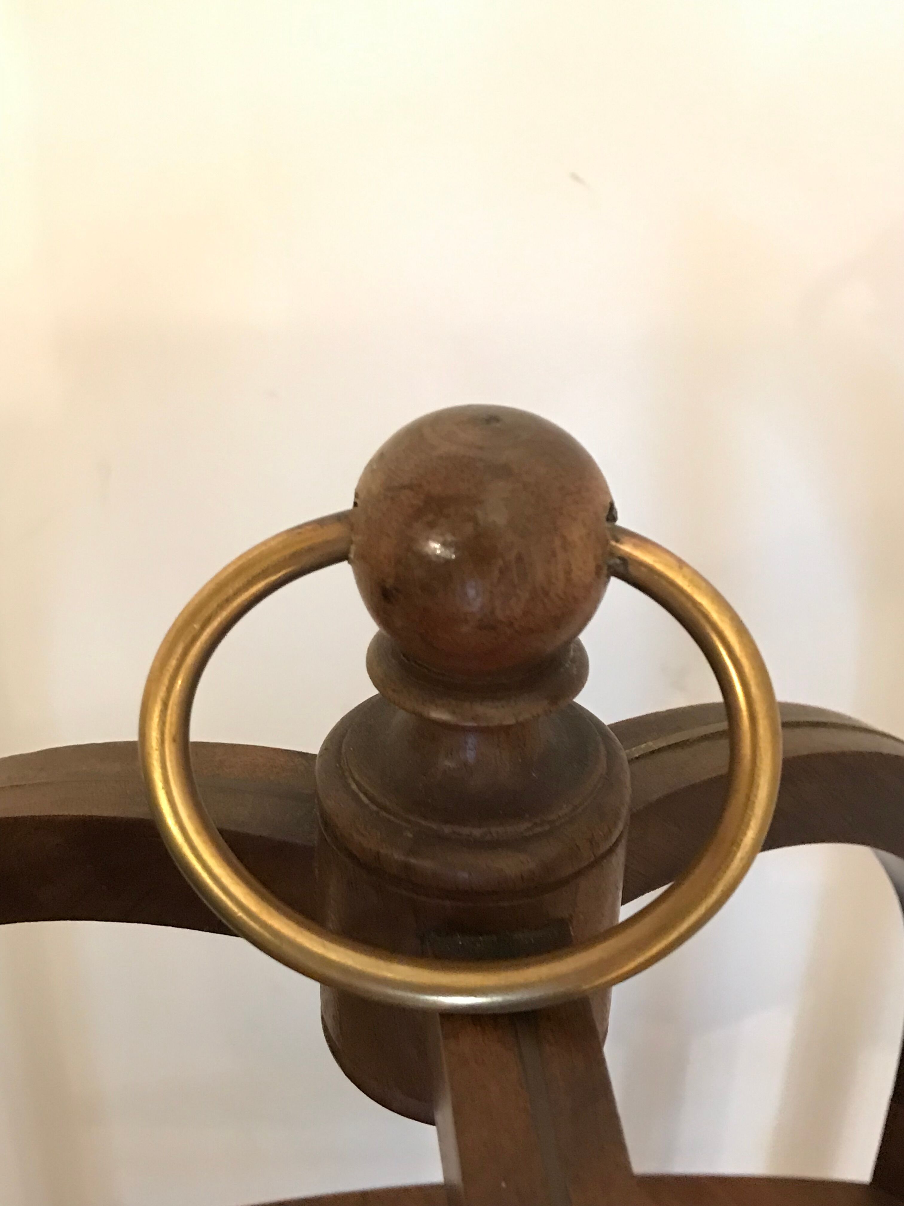 Shelf on feet or servant dumb wooden tripod