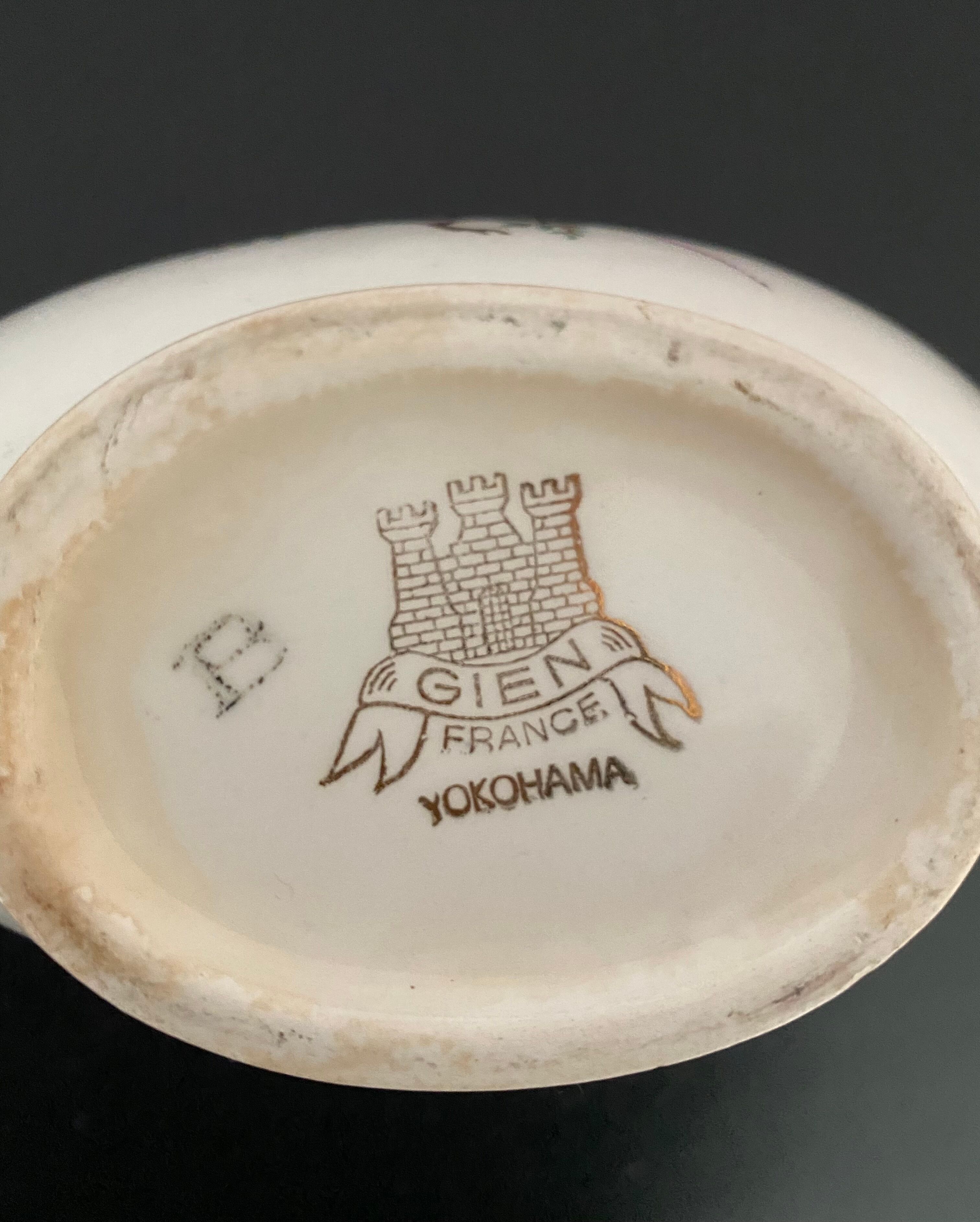1 saucière marque Gien