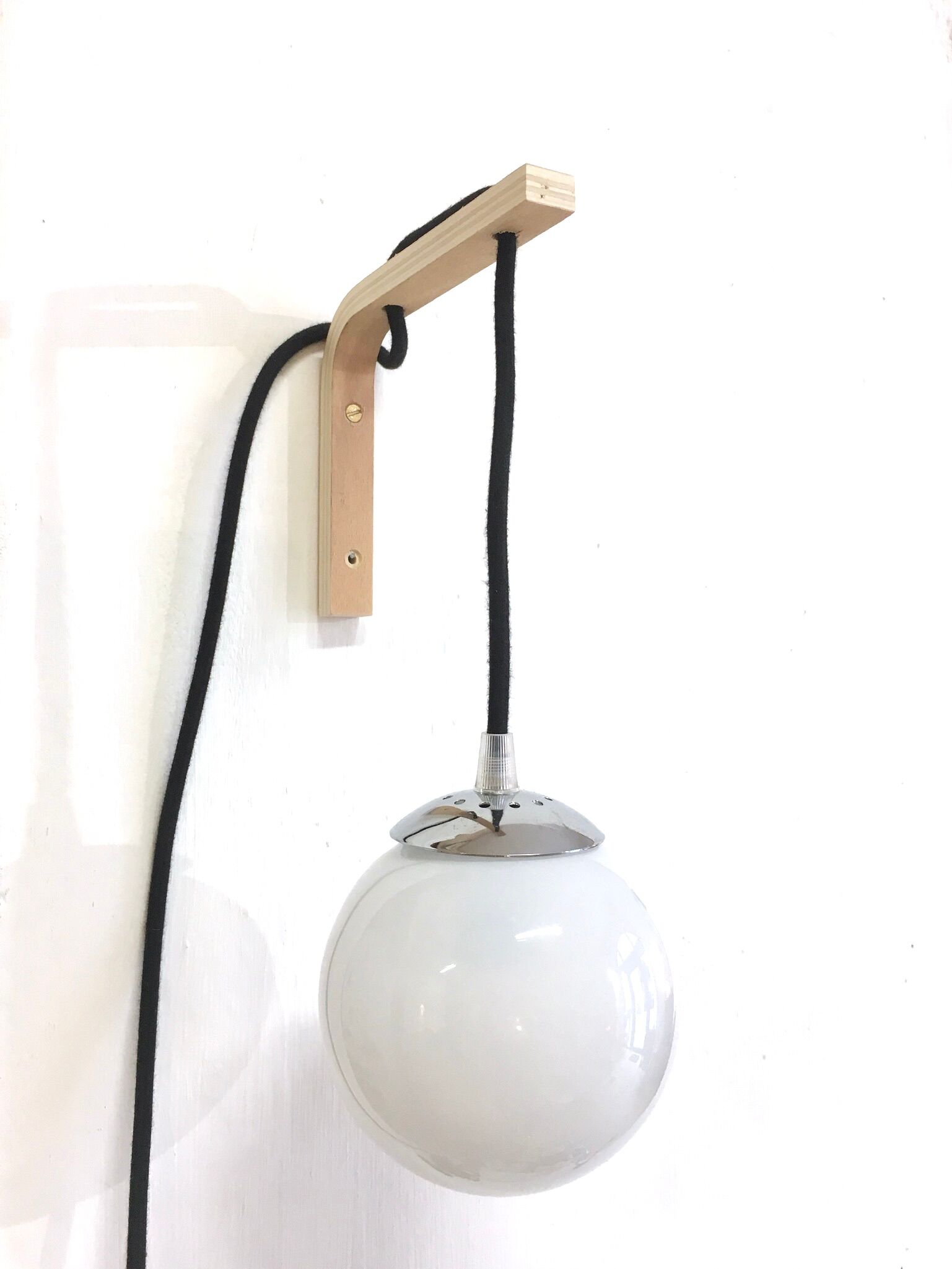 White globe wandering applied