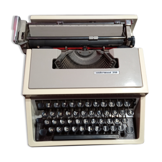 Underwood 310 by Olivetti Typewriter