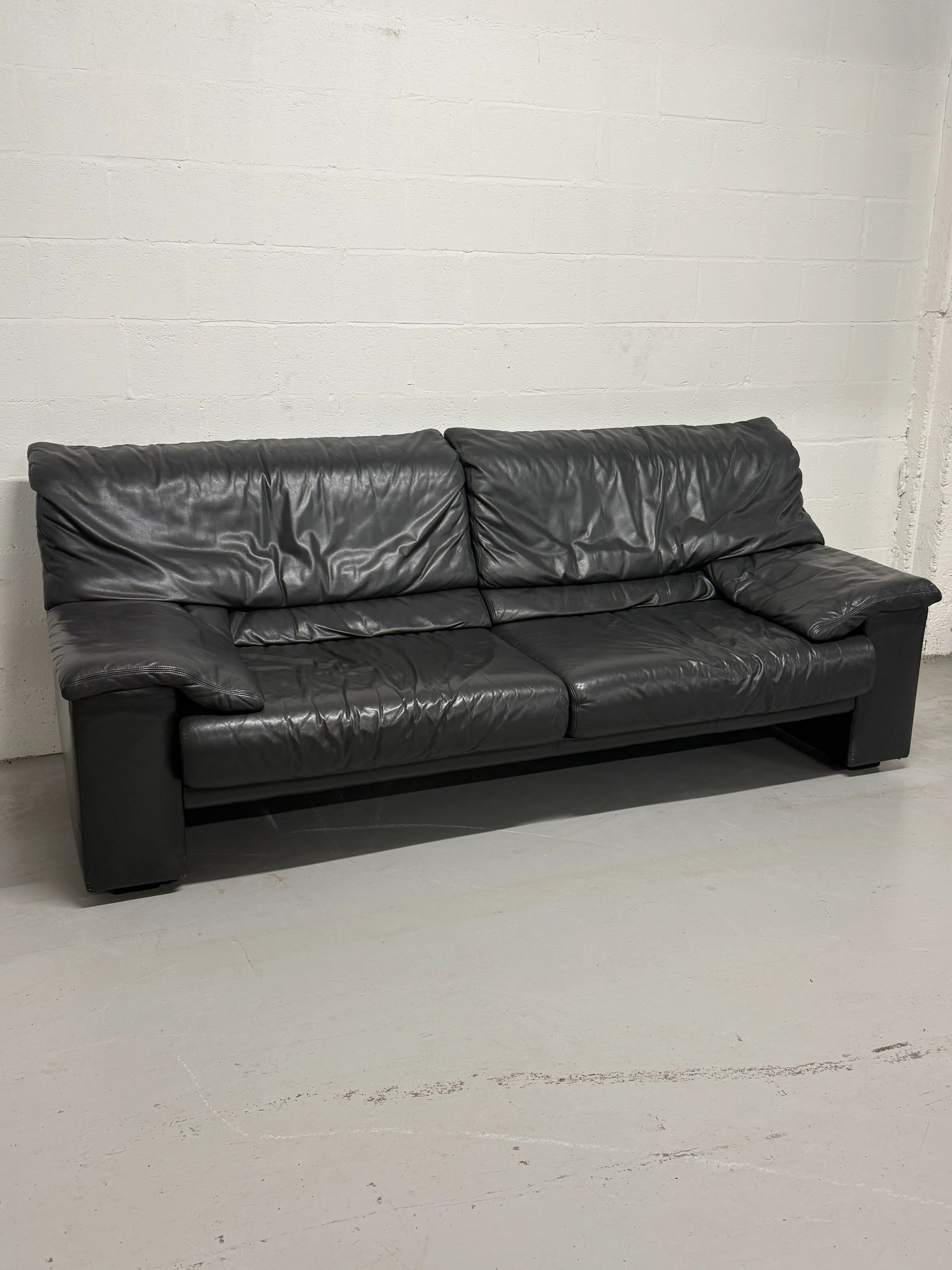 3-seater sofa by Durlet Belgium | Vintage black leather postmodern design |