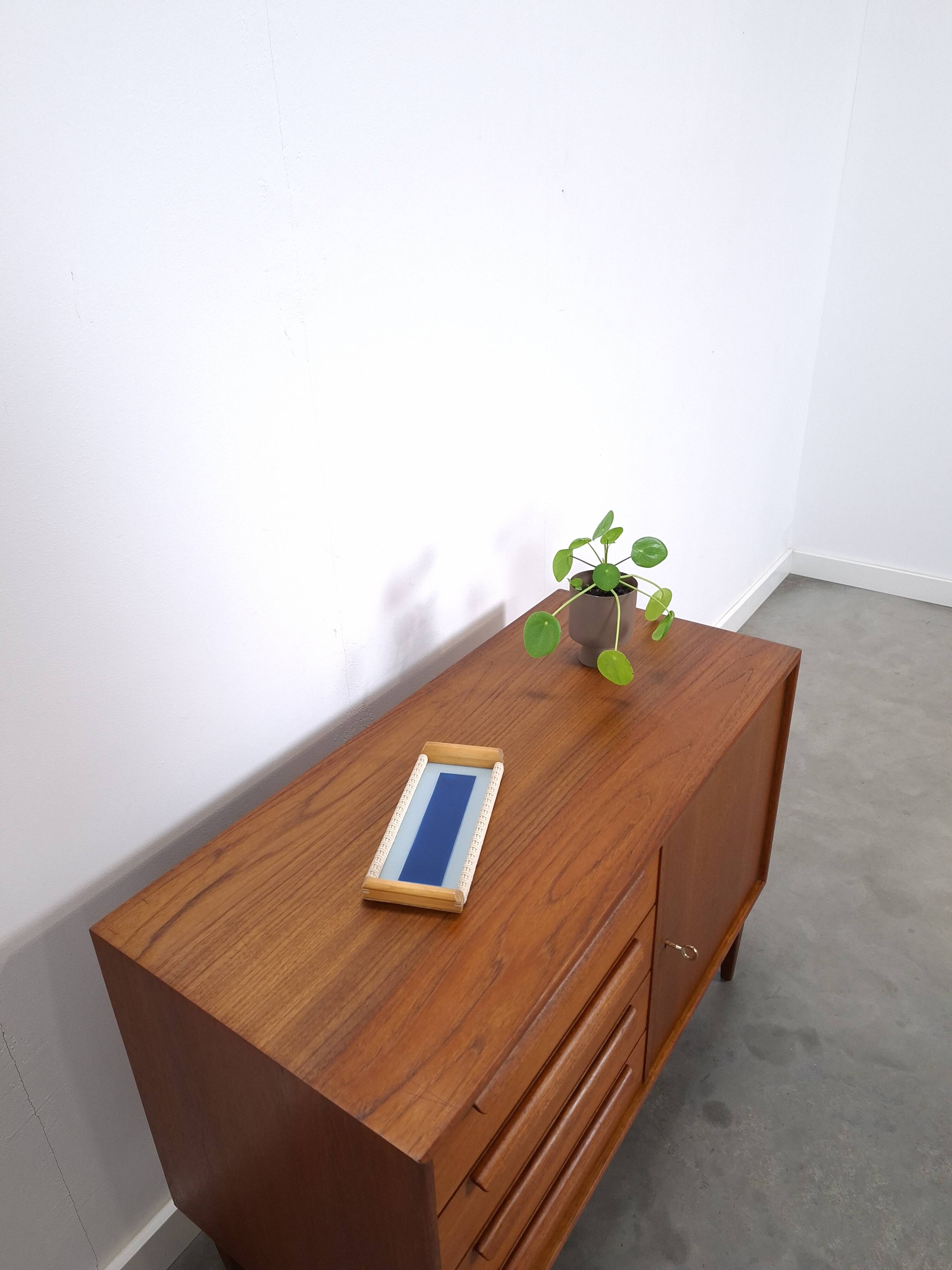 Teak sideboard met 4 lades en houten grepen, Bornhold