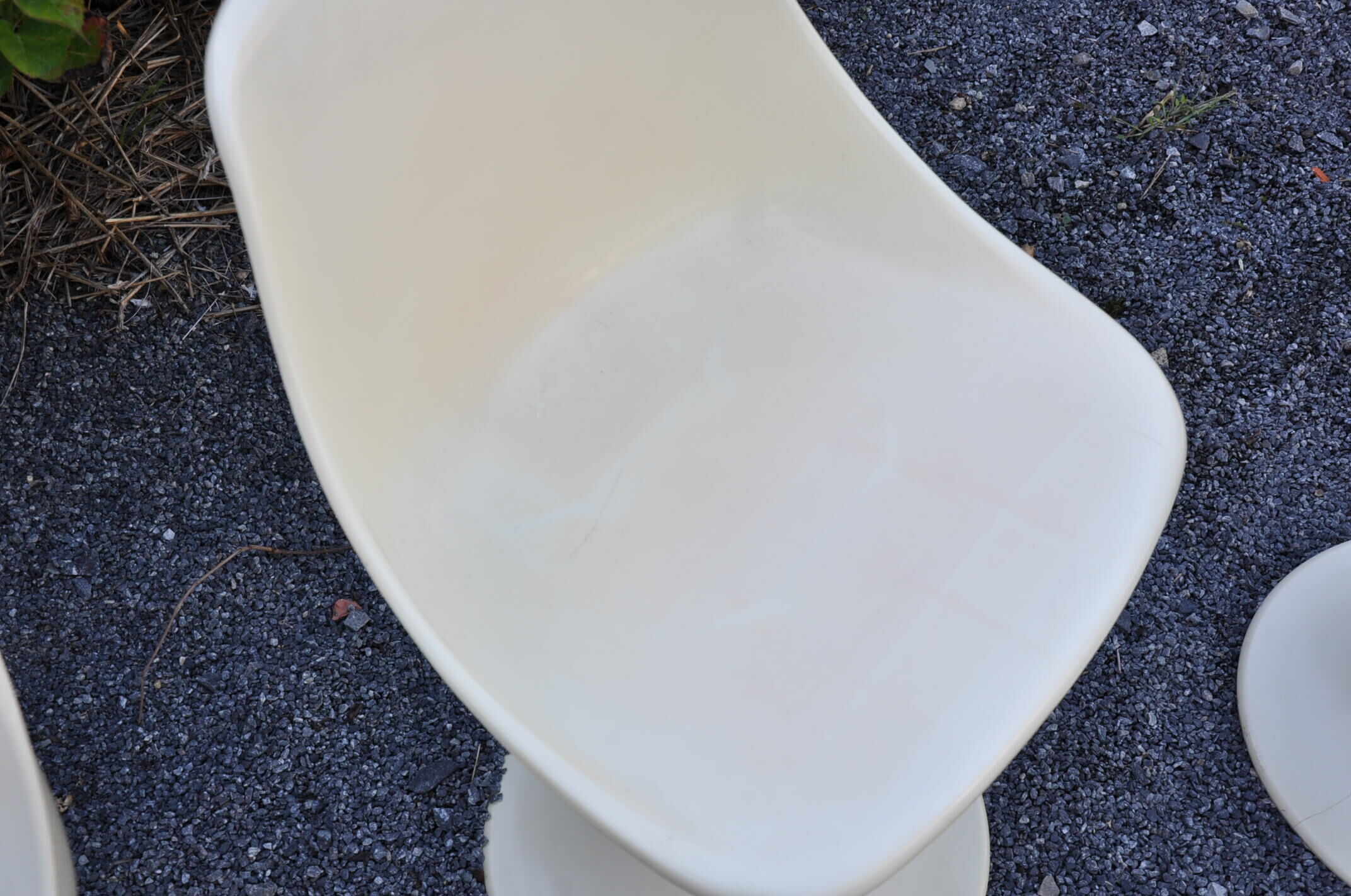 70s foot tulip chairs