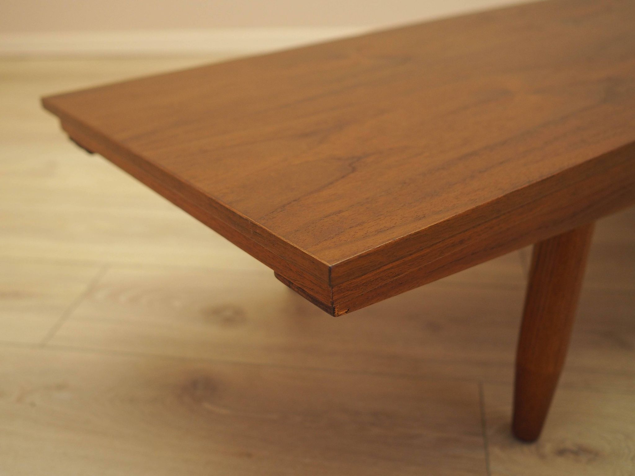 Table d'appoint design danois, années 1970, fabriqué au Danemark