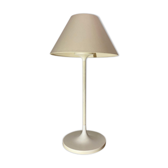 Lampadaire Gianfranco Frattini design Italie design italien de couleur blanche