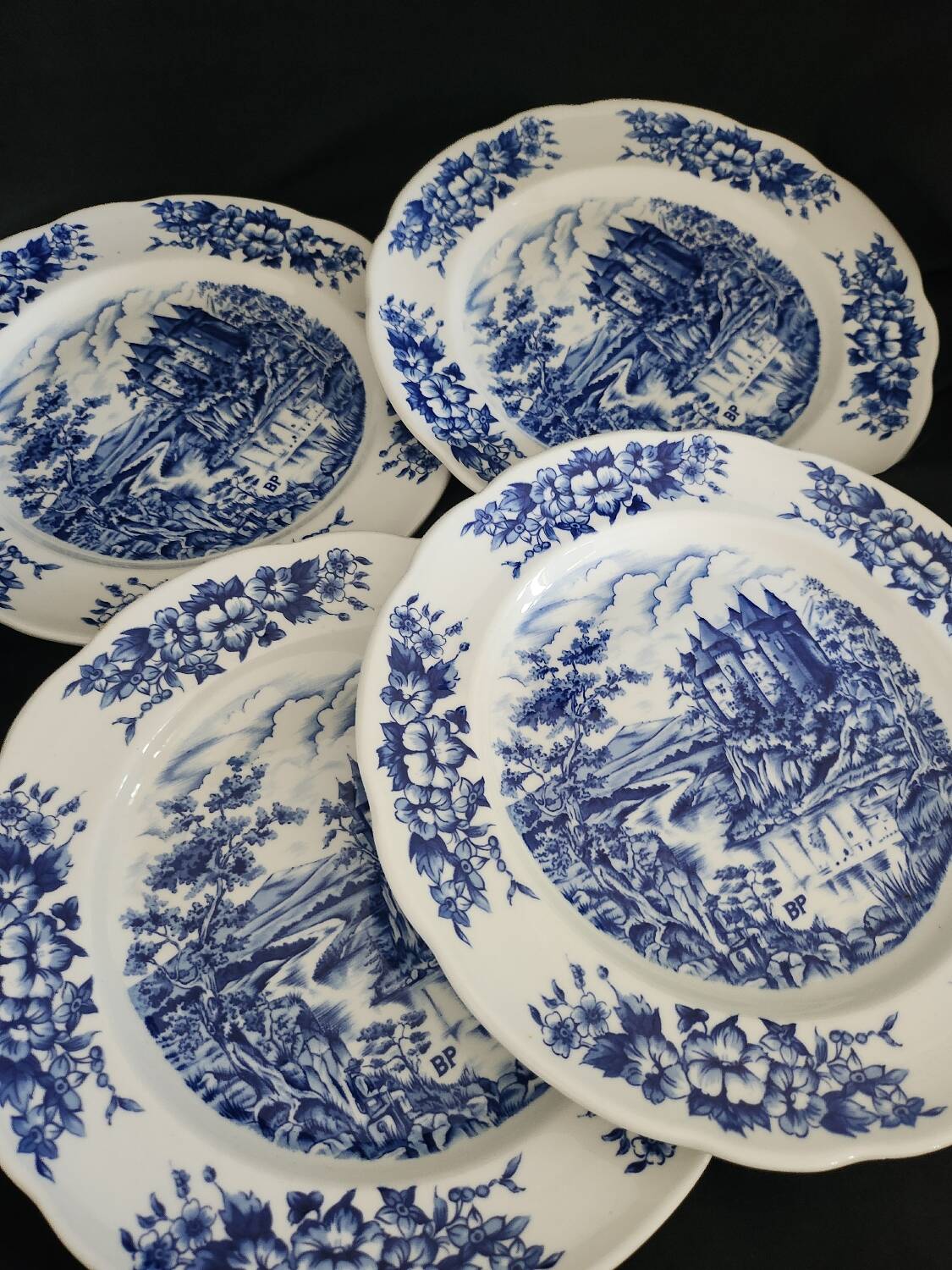 Set of 4 Pyroblan porcelain plates with vintage blue and white decor