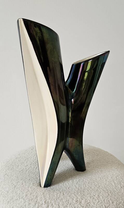 Sculptural tripod vase Verceram – Iridescent glazed ceramic – 1950s–60s