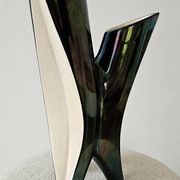 Vase sculptural tripode Verceram – Céramique émaillée irisée – Années 50–60