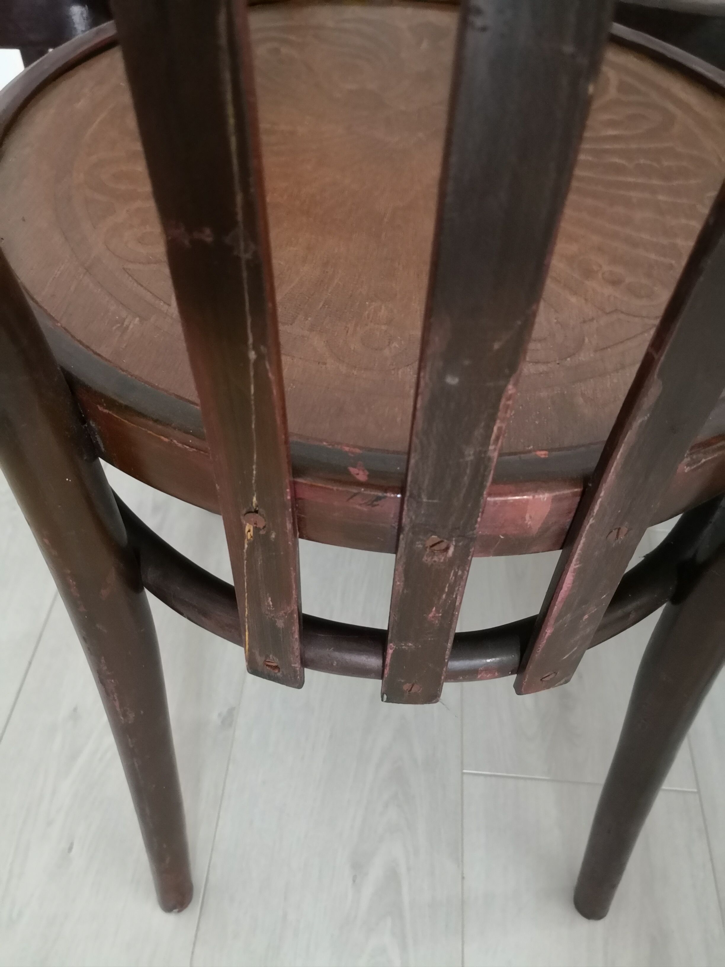 Set 5 bistro chairs