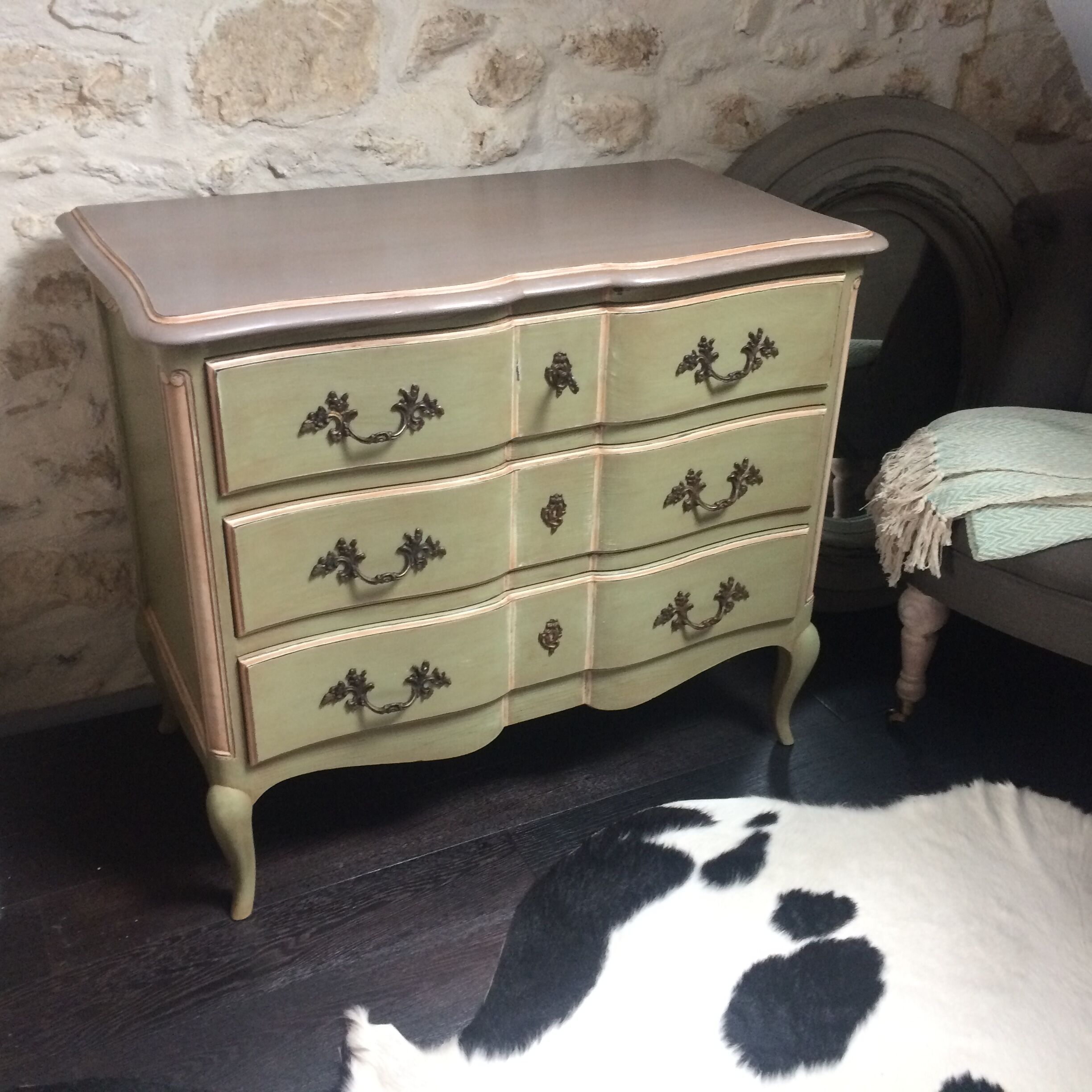 Chest of drawer Louis XV style crossbow