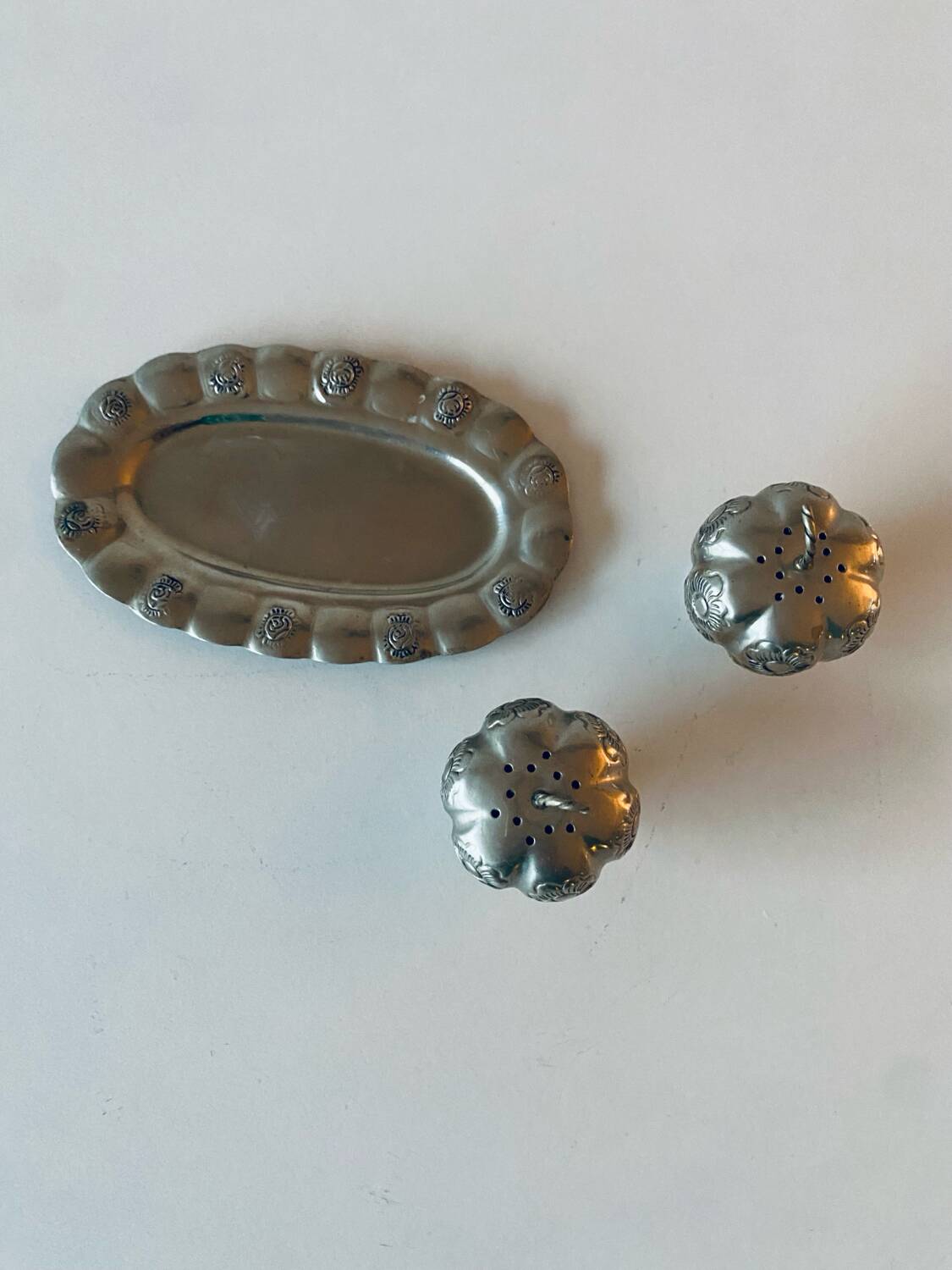 Silver salt and pepper shaker duo