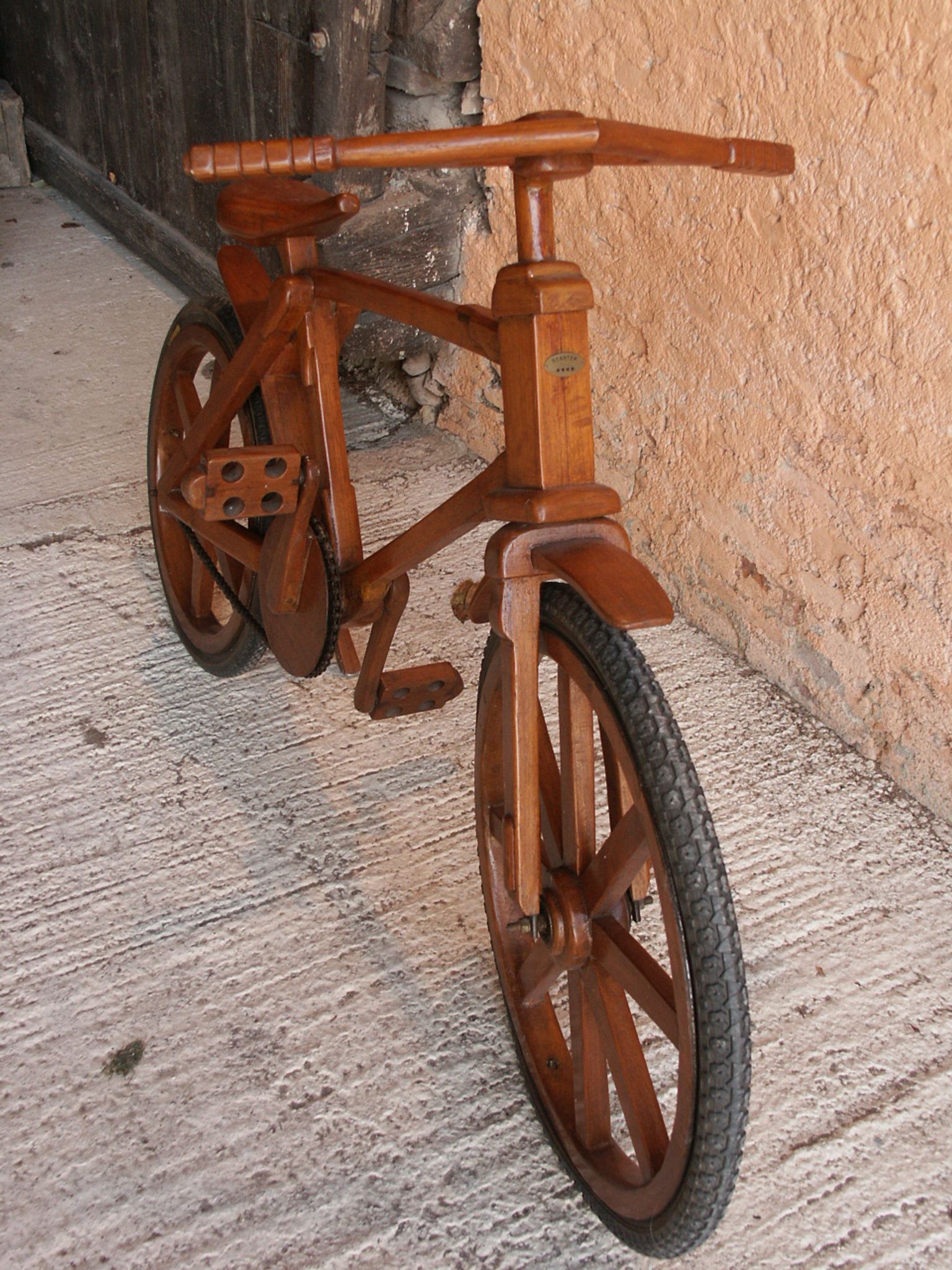 Vélo en bois de teck